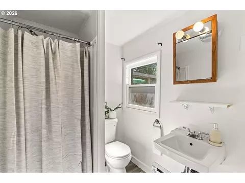 Bath - 257 W 15th Ave, Eugene, OR 97401 photo 2 of 2