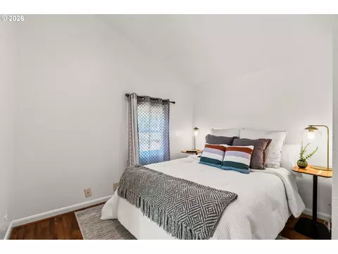 Bedroom - 257 W 15th Ave, Eugene, OR 97401 photo 4 of 5