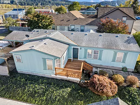 272 Alder St, Yoncalla, OR 97499