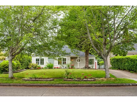 1624 Washington St, Eugene, OR 97401