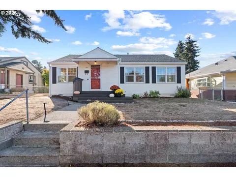 105 NW 40th St, Vancouver, WA 98660