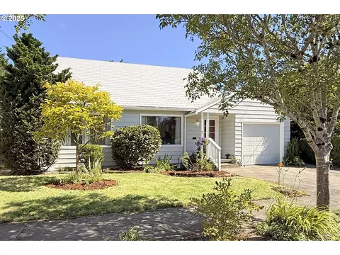 8315 NE Pacific St, Portland, OR 97220