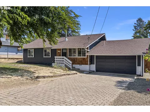 1121 NE Hawthorne Ave, Myrtle Creek, OR 97457