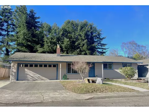 3650 Pine St, North Bend, OR 97459