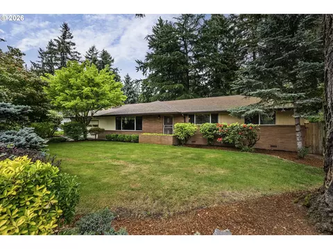 916 NE 111th Ave, Portland, OR 97220