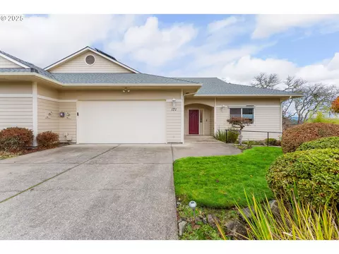 171 NW Rachel Lynn Way, Roseburg, OR 97471