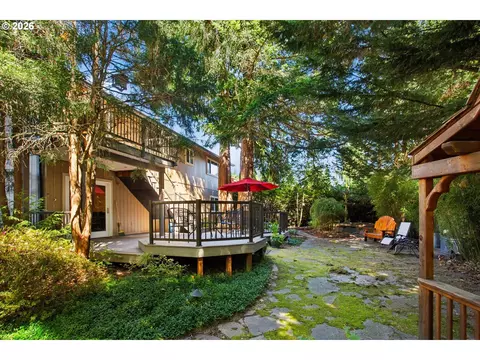 Exterior - 39340 Glover Ct, Sandy, OR 97055 photo 5 of 7