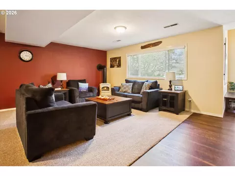 Living - 39340 Glover Ct, Sandy, OR 97055 photo 4 of 6
