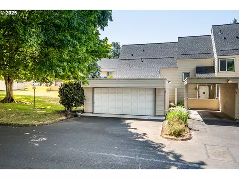 361 NE Village Squire Ave, Gresham, OR 97030
