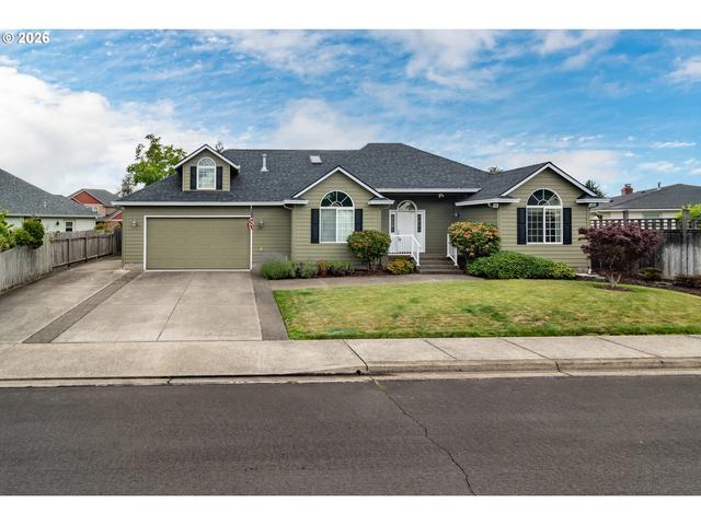 1044 NW Kring St, Roseburg, OR 97471