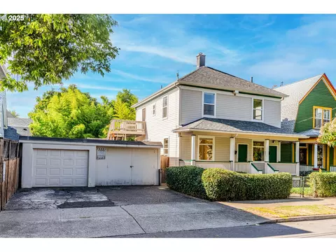 7476 NE Sacramento St, Portland, OR 97213