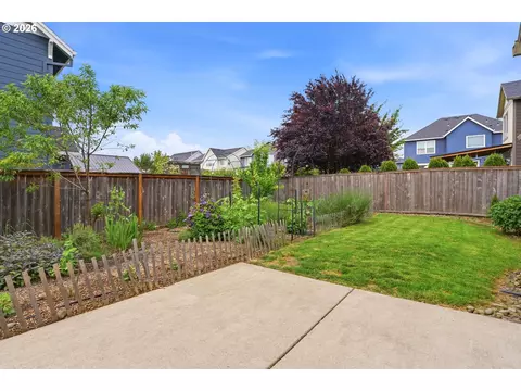 Exterior - 2481 SW 41st St, Gresham, OR 97080 photo 2 of 10
