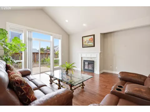 Living - 2481 SW 41st St, Gresham, OR 97080 photo 2 of 2