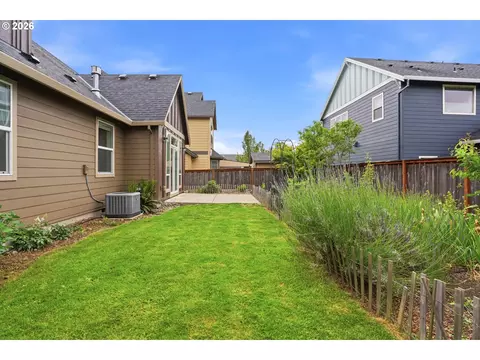 Exterior - 2481 SW 41st St, Gresham, OR 97080 photo 3 of 10