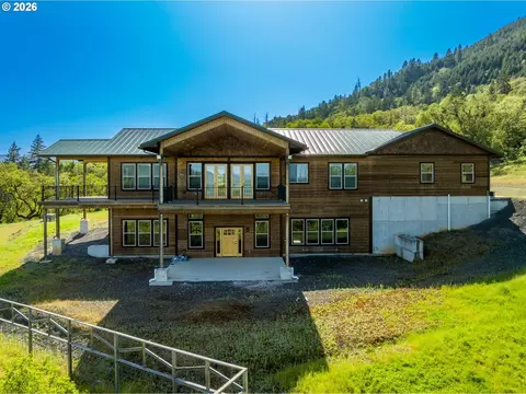 Exterior - 1757 Riddle By Pass Rd, Riddle, OR 97469 photo 3 of 6