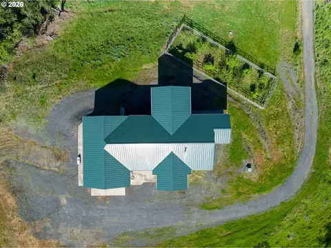 View/Area - 1757 Riddle By Pass Rd, Riddle, OR 97469 photo 2 of 3