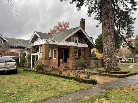 401 S College St, Newberg, OR 97132