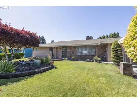 1862 SE Oak Crest Dr, Hillsboro, OR 97123