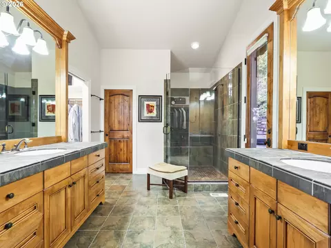 Bath - 4617 SE Honors Pl, Gresham, OR 97080 photo 1 of 3