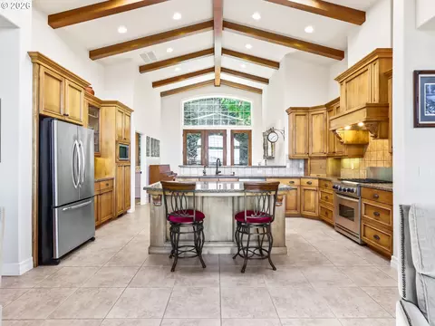Kitchen - 4617 SE Honors Pl, Gresham, OR 97080 photo 2 of 5