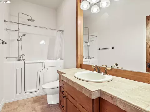 Bath - 4617 SE Honors Pl, Gresham, OR 97080 photo 3 of 3