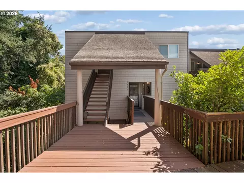 7557 N Edgewater Ave, Portland, OR 97203