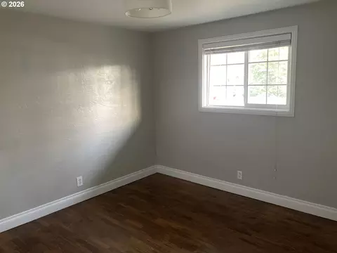 Bedroom - 3960 Virginia Ave, Springfield, OR 97478 photo 1 of 3