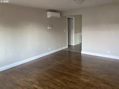 Living - 3960 Virginia Ave, Springfield, OR 97478 photo 1 of 2