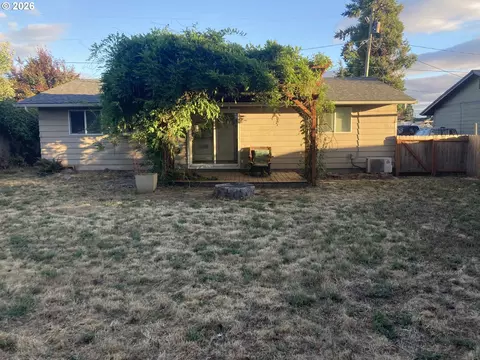 Exterior - 3960 Virginia Ave, Springfield, OR 97478 photo 2 of 6