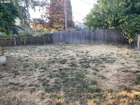 Exterior - 3960 Virginia Ave, Springfield, OR 97478 photo 6 of 6