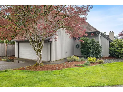 8583 SW Dakota Ct, Tualatin, OR 97062