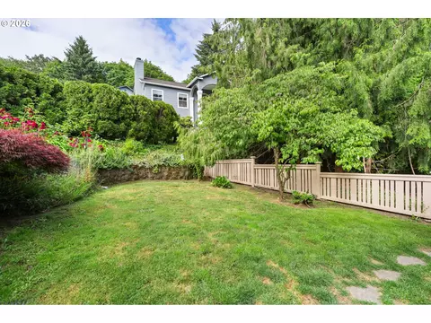 Exterior - 367 Spyglass Dr, Eugene, OR 97401 photo 7 of 8