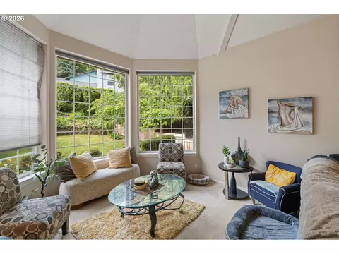 Living - 367 Spyglass Dr, Eugene, OR 97401 photo 1 of 5