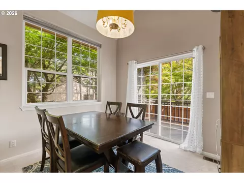 Dining - 367 Spyglass Dr, Eugene, OR 97401 photo 2 of 2