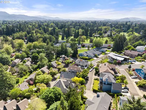 View/Area - 367 Spyglass Dr, Eugene, OR 97401 photo 5 of 5