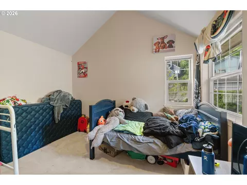 Bedroom - 367 Spyglass Dr, Eugene, OR 97401 photo 3 of 4