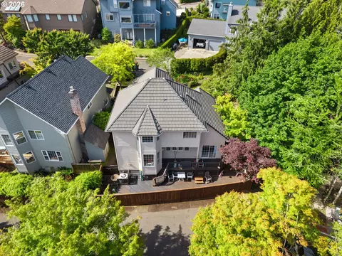 View/Area - 367 Spyglass Dr, Eugene, OR 97401 photo 6 of 8