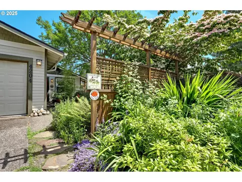 4204 NE 14th Ave, Portland, OR 97211