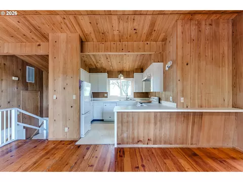 Kitchen - 2890 Chambers St, Eugene, OR 97405 photo 2 of 2