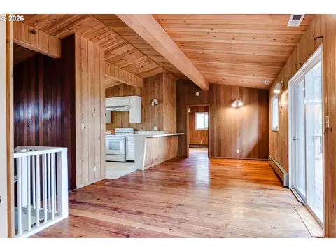 Living - 2890 Chambers St, Eugene, OR 97405 photo 7 of 10