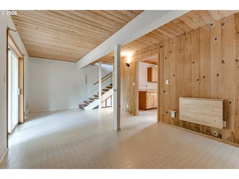 Living - 2890 Chambers St, Eugene, OR 97405 photo 10 of 10