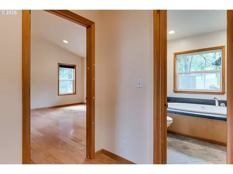 Entry Way - 2890 Chambers St, Eugene, OR 97405 photo 2 of 4