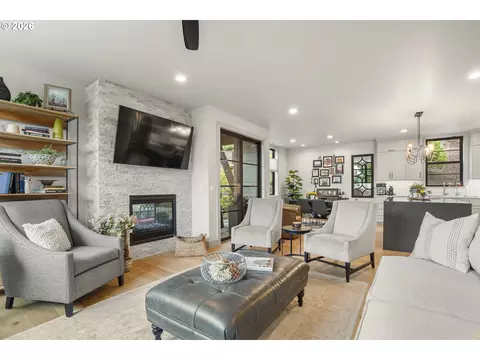 Living - 1191 Lantern Ln, Eugene, OR 97401 photo 1 of 4