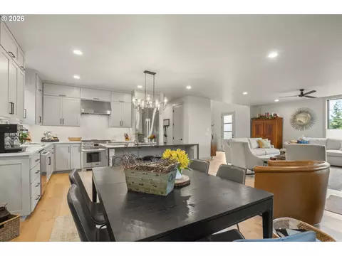 Kitchen - 1191 Lantern Ln, Eugene, OR 97401 photo 7 of 7