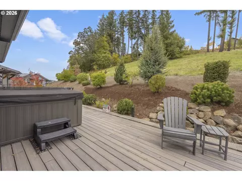 Exterior - 1191 Lantern Ln, Eugene, OR 97401 photo 5 of 14