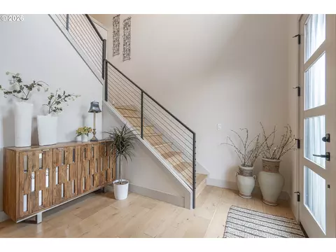 Entry Way - 1191 Lantern Ln, Eugene, OR 97401 photo 1 of 2