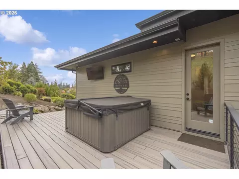 Exterior - 1191 Lantern Ln, Eugene, OR 97401 photo 4 of 14