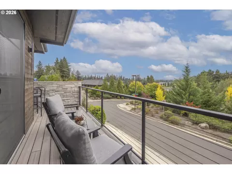 Exterior - 1191 Lantern Ln, Eugene, OR 97401 photo 11 of 14