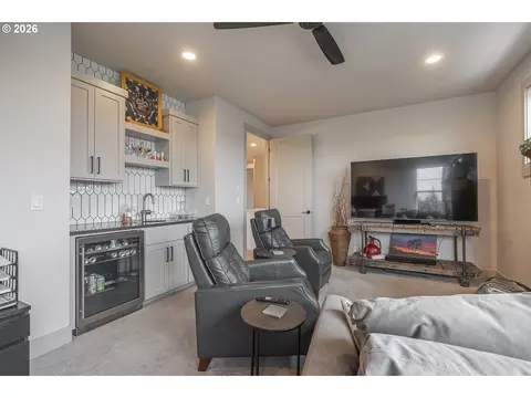 Other - 1191 Lantern Ln, Eugene, OR 97401 photo 1 of 7