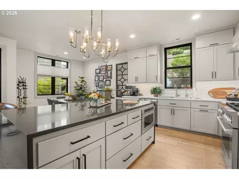 Kitchen - 1191 Lantern Ln, Eugene, OR 97401 photo 3 of 7